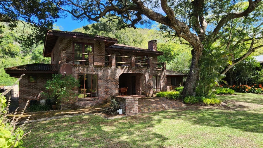 To Let 4 Bedroom Property for Rent in Brenton On Lake Western Cape